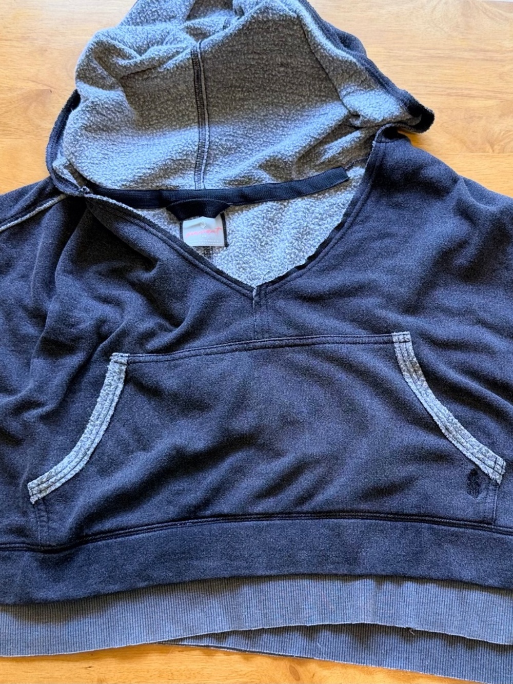 Free People Movement Womens XS Gray Short Sleeve Hoodie Layered Hem 557